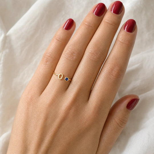 Customer wearing the Cordelia Family Ring