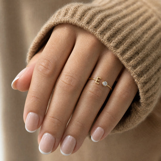 Customer wearing the Cordelia Family Ring