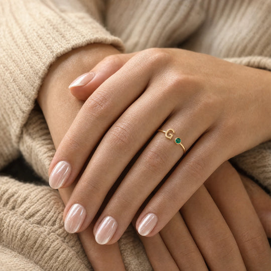 Customer wearing the Cordelia Family Ring