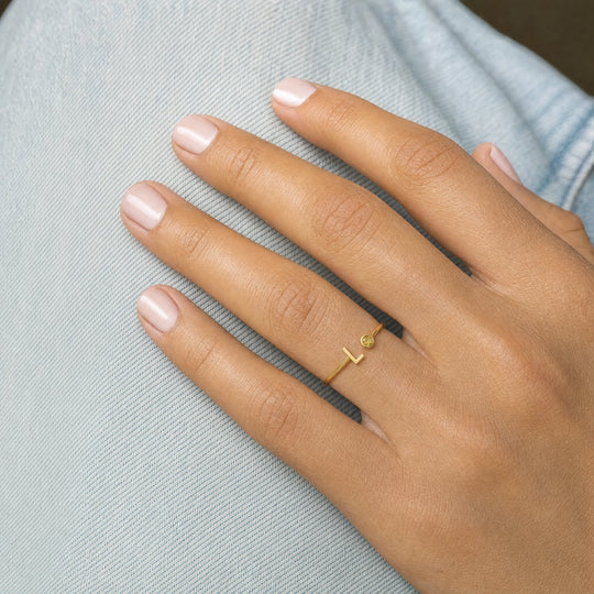 Customer wearing the Cordelia Family Ring