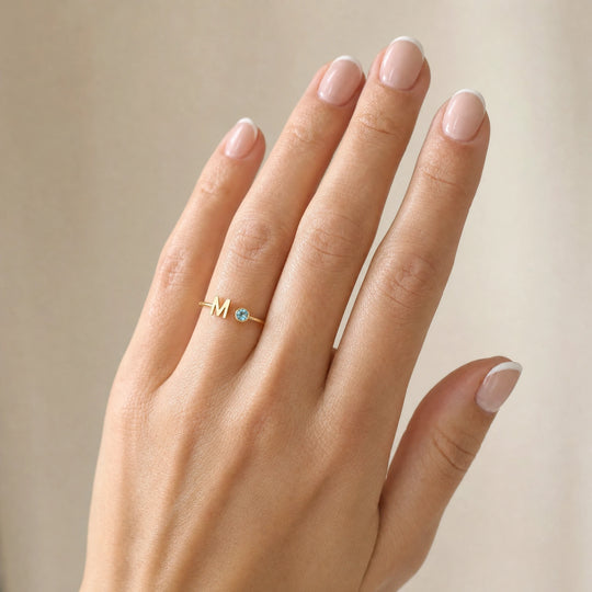 Customer wearing the Cordelia Family Ring